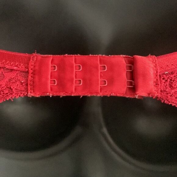 Red Lacy Wireless Bra - Picture 2 of 2